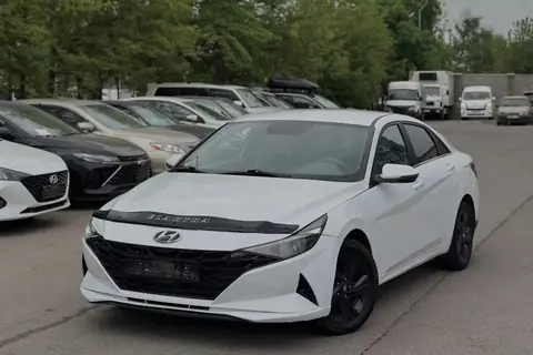 Hyundai Elantra 2022